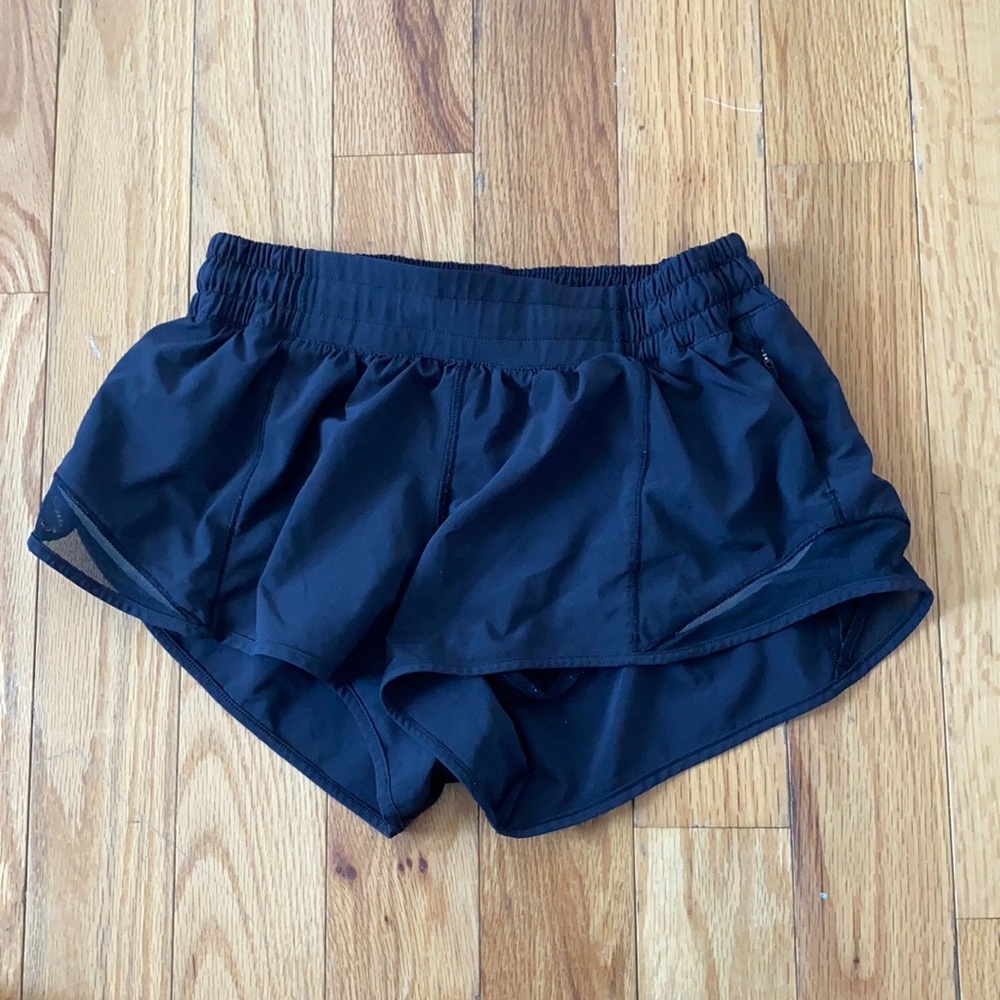 Lululemon Hotty Hot Shorts 2.5’